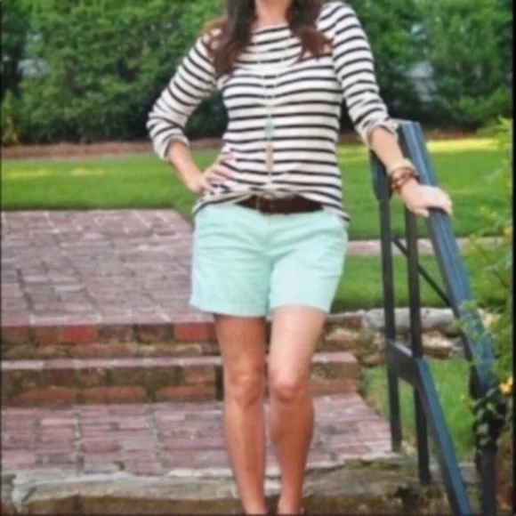 American Eagle Mint Midi 5” Inseam Shorts - Picture 5 of 6